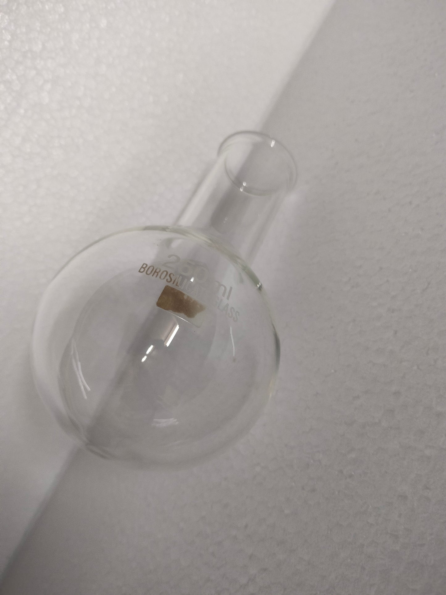 ROUND BOTTOM FLASK – BOROSILICATE GLASS